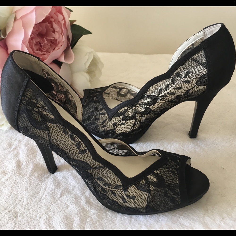 Lulu Townsend Nisha Lace Heals with lace detail